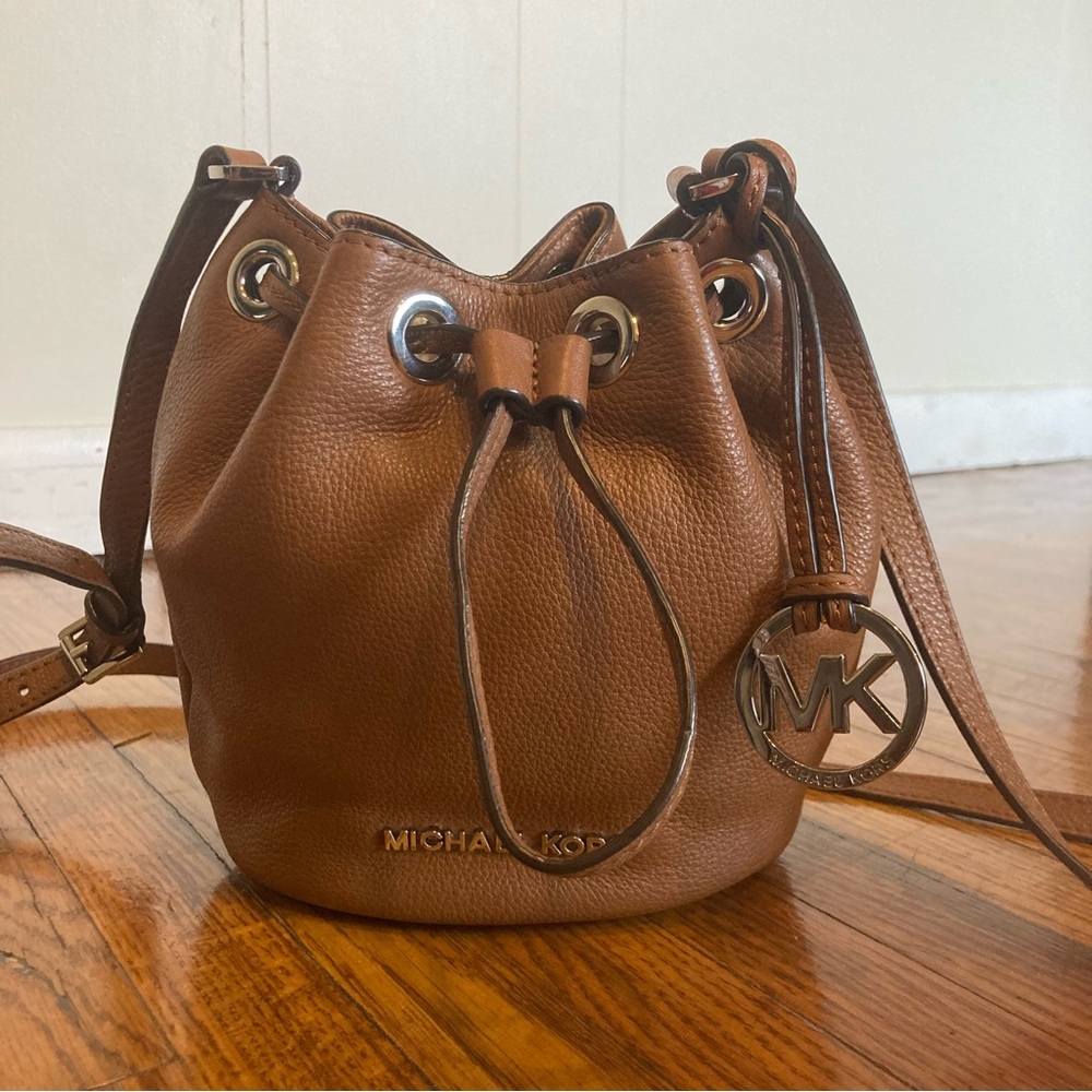 Michael Kors mini Jules caramel bucket bag